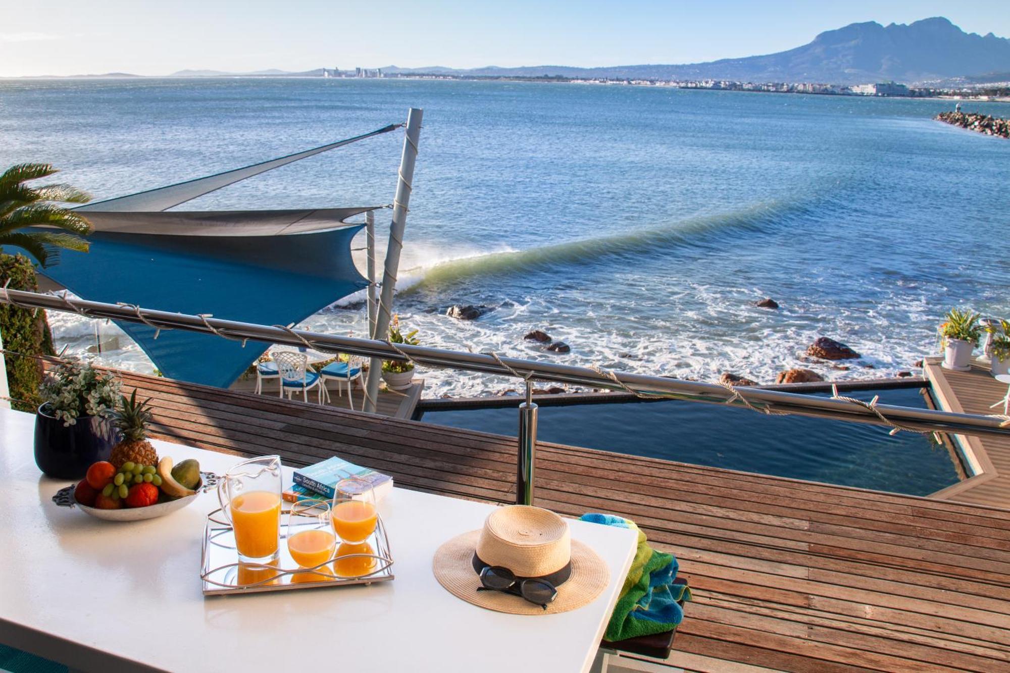185 On Beach Boutique Suites Gordonʼs Bay Kültér fotó