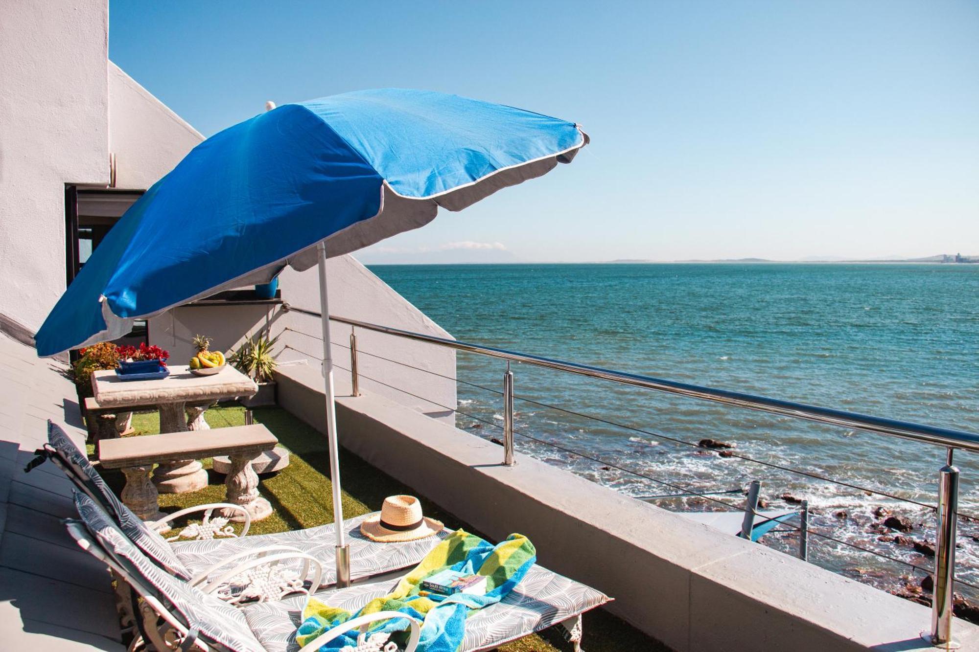 185 On Beach Boutique Suites Gordonʼs Bay Kültér fotó