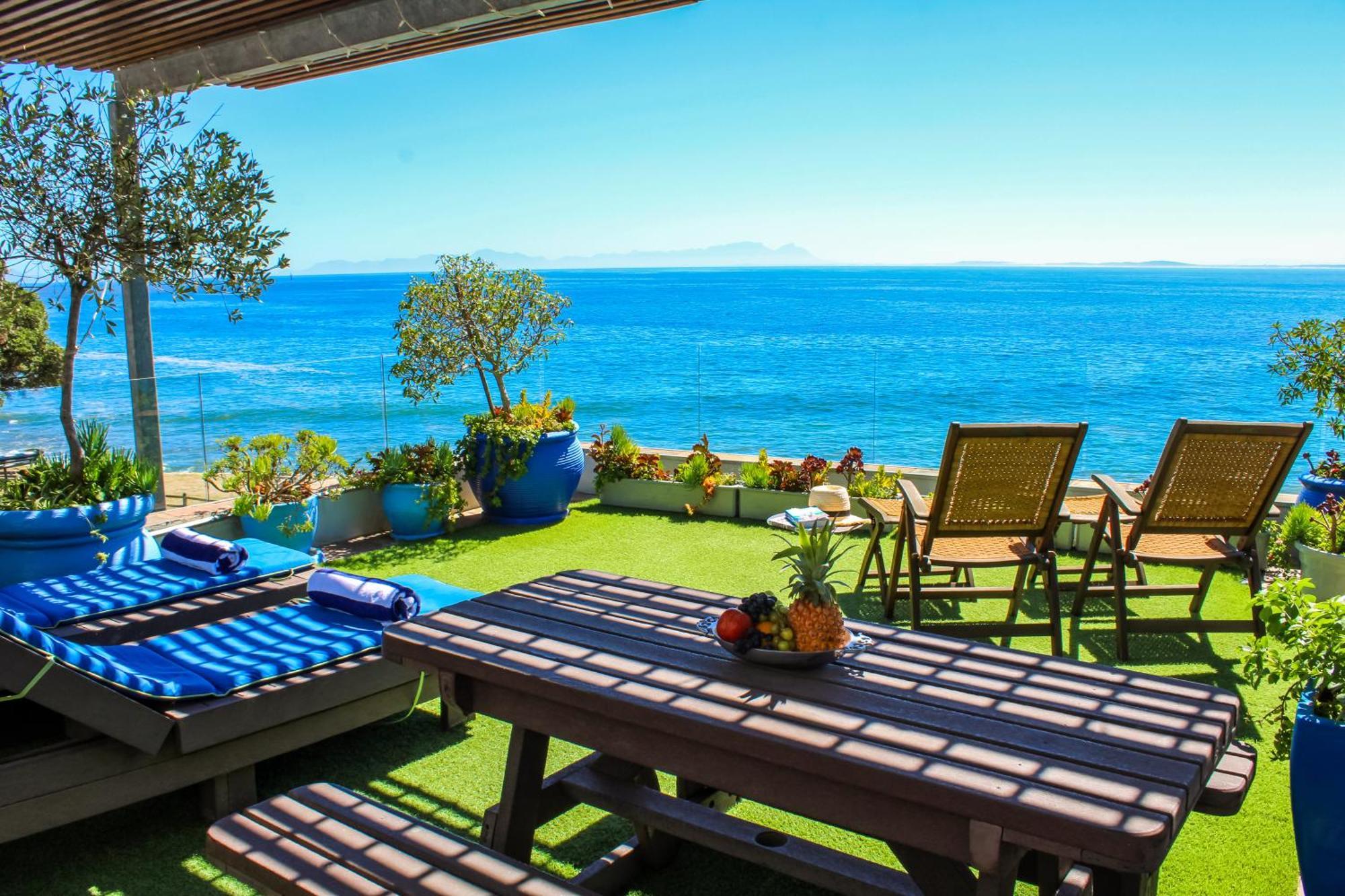 185 On Beach Boutique Suites Gordonʼs Bay Kültér fotó